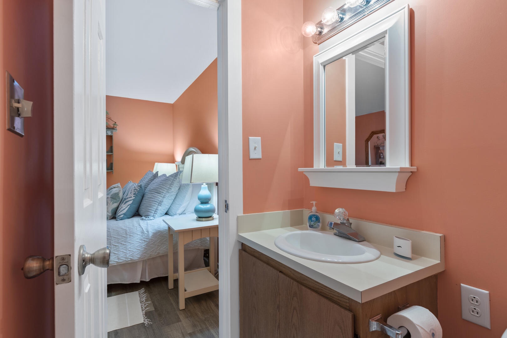 En-Suite Bath-Bedroom 2