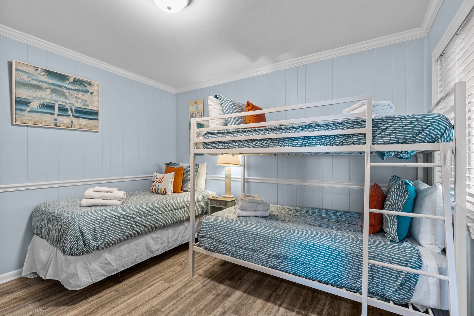 Bedroom 2 w/ Bunk Beds and Twin Bed