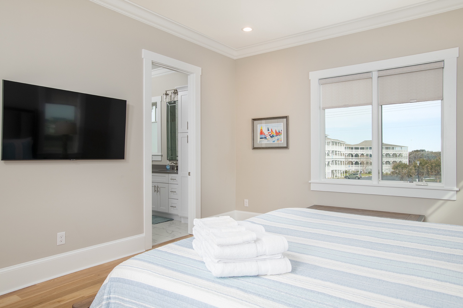 Fifth Bedroom with Flatscreen TV