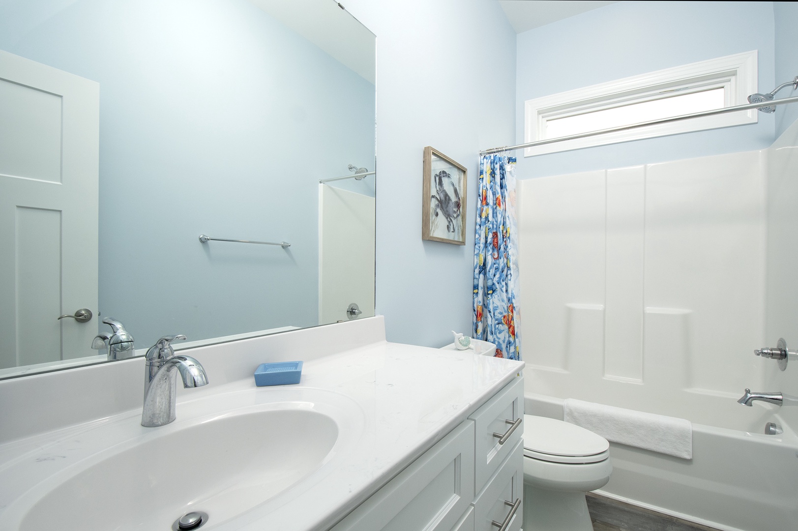 Guest Bath with Full Shower and Tub