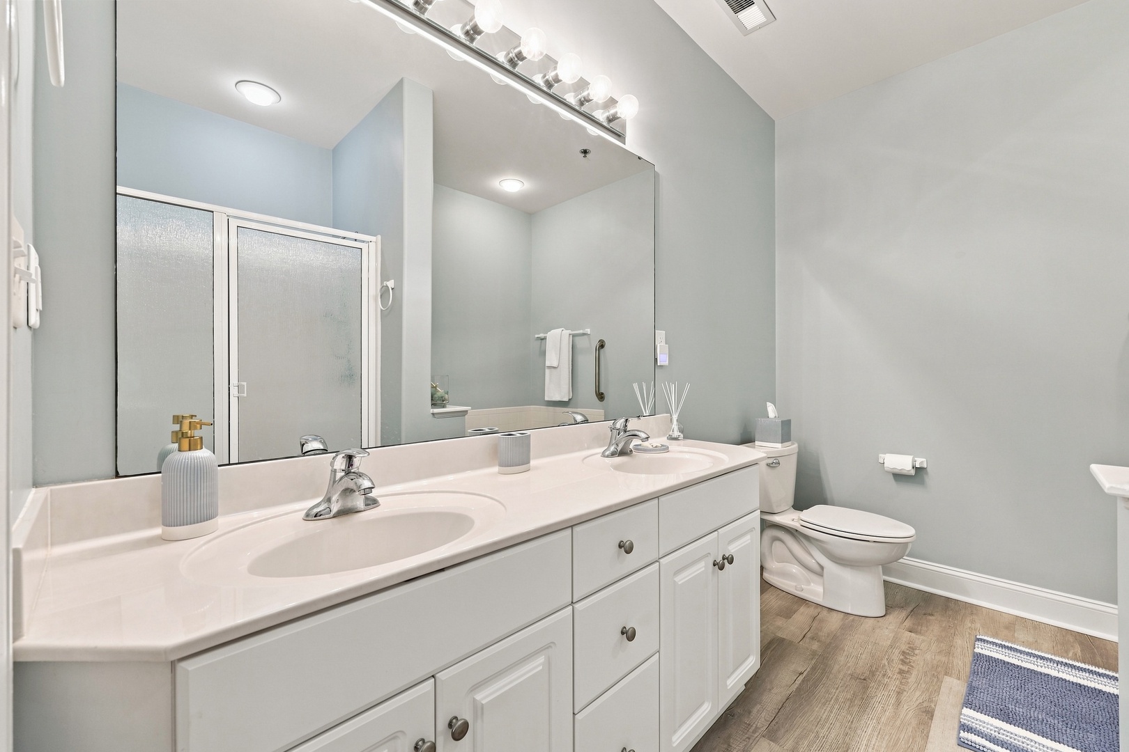 Ocean Club Oasis | Primary Bathroom