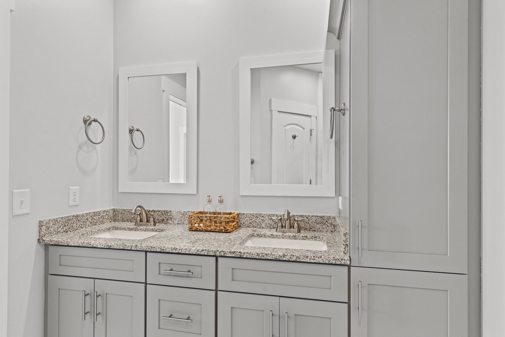 Waverlie's Watch | Bathroom