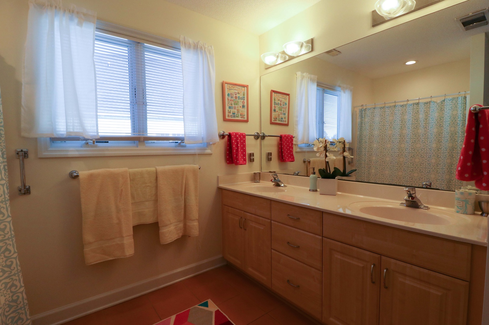 Top Floor Hall Bathroom