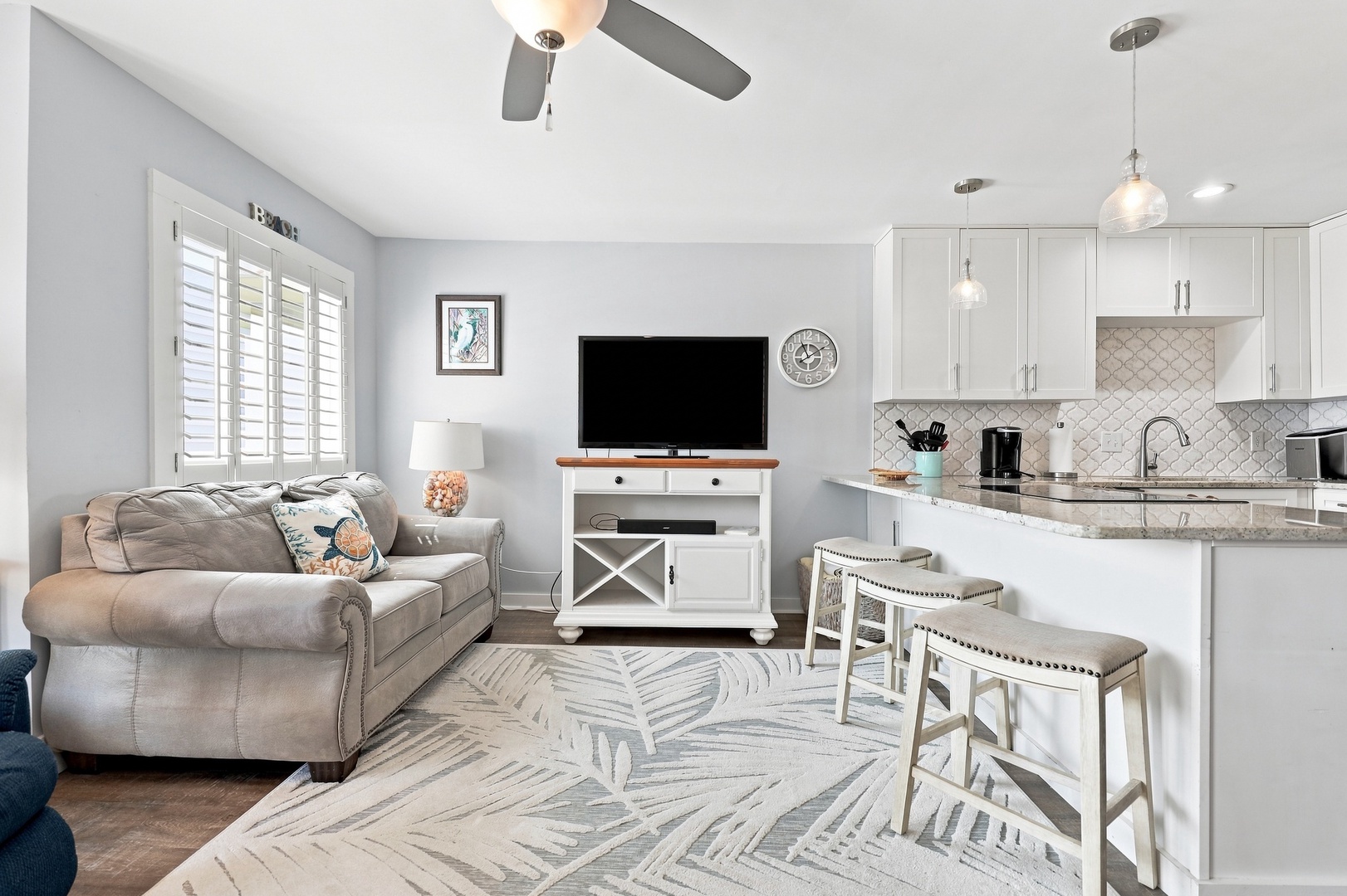 Oma’s Emerald Retreat | Living Area and Kitchen