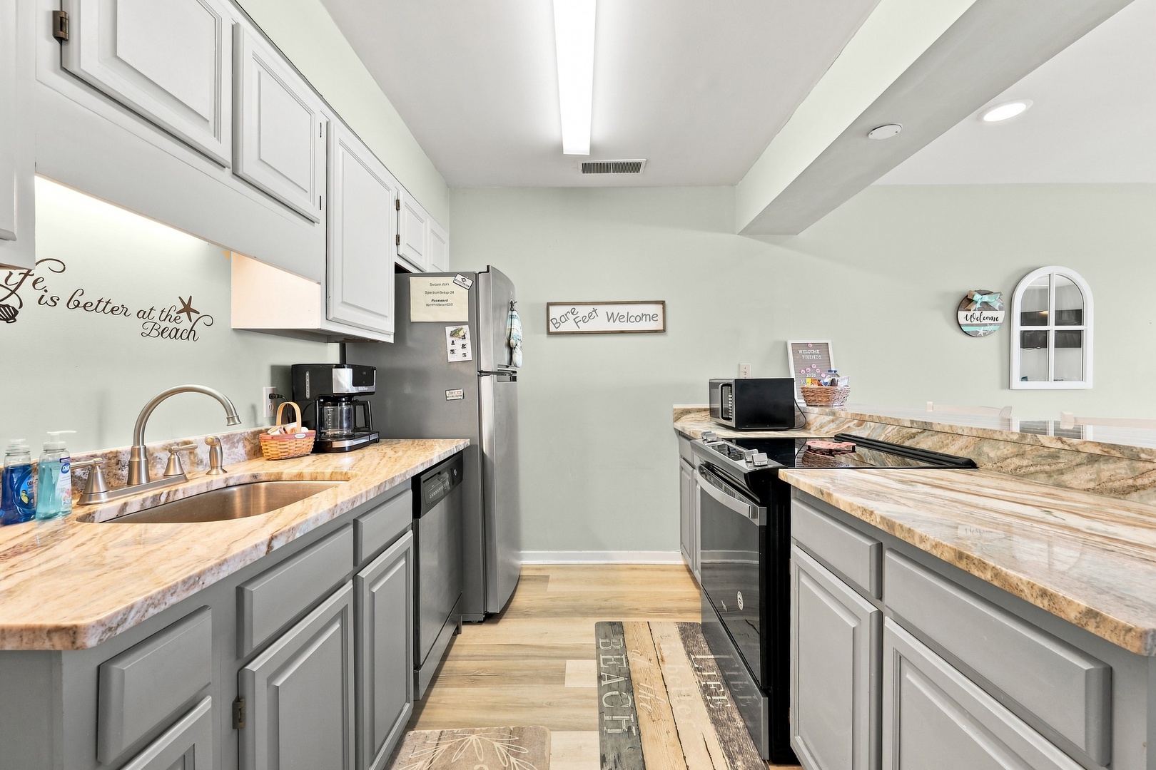 Char’s Cozy Condo | Kitchen