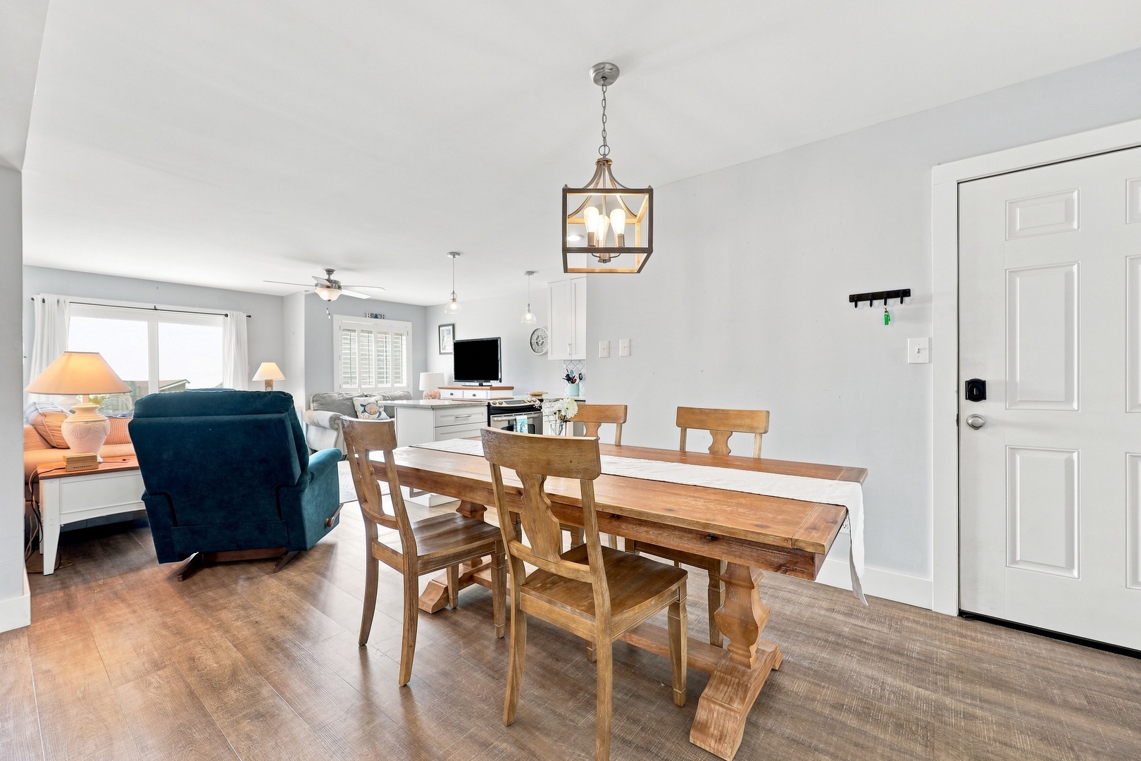 Oma’s Emerald Retreat | Dining Area