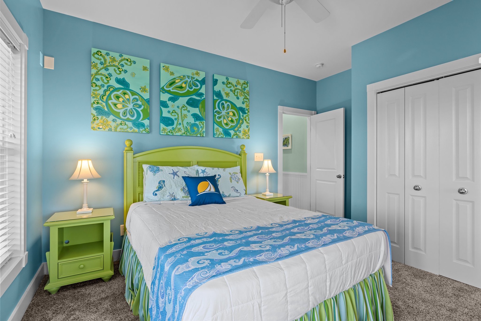 Queen Bedroom - 2nd Floor