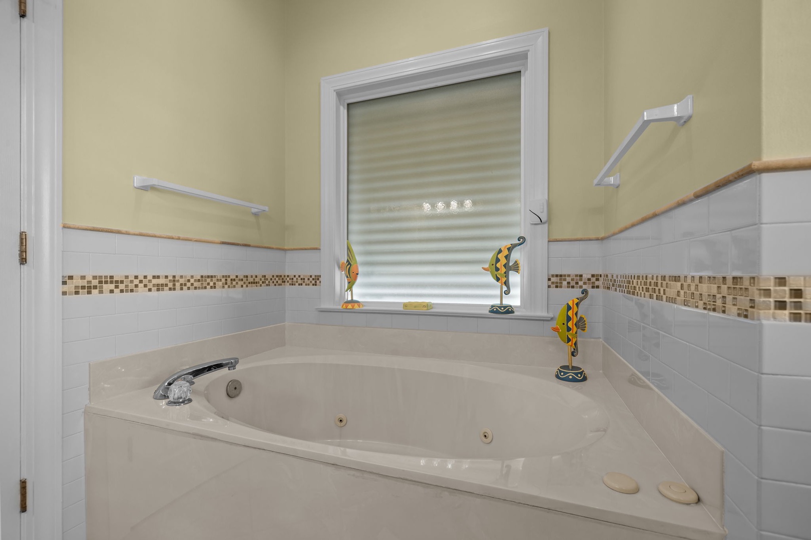 Soaking/Jetted Tub