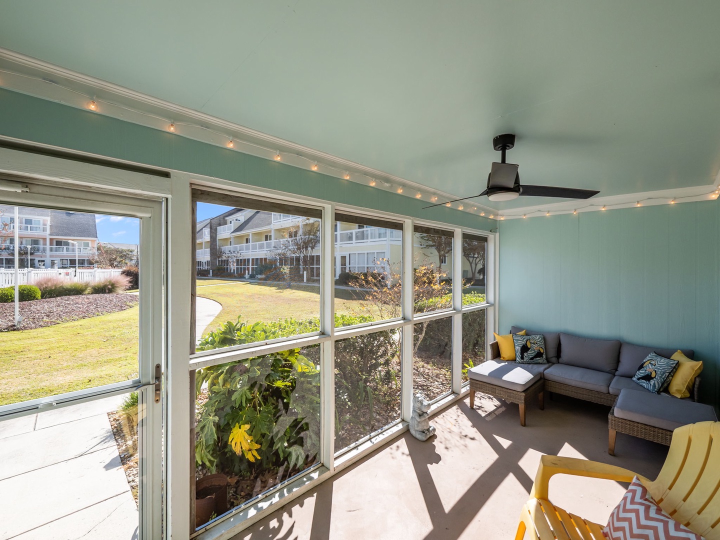 Screened in Back Porch