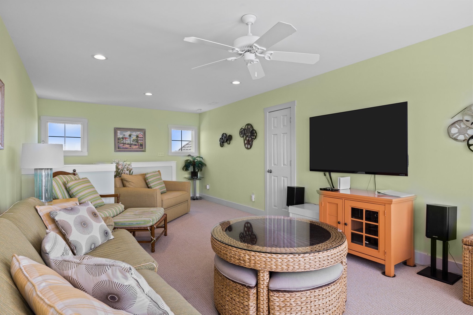 4th Floor TV Room