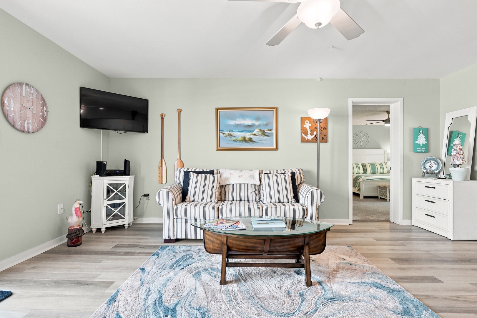 Char’s Cozy Condo | Living Area