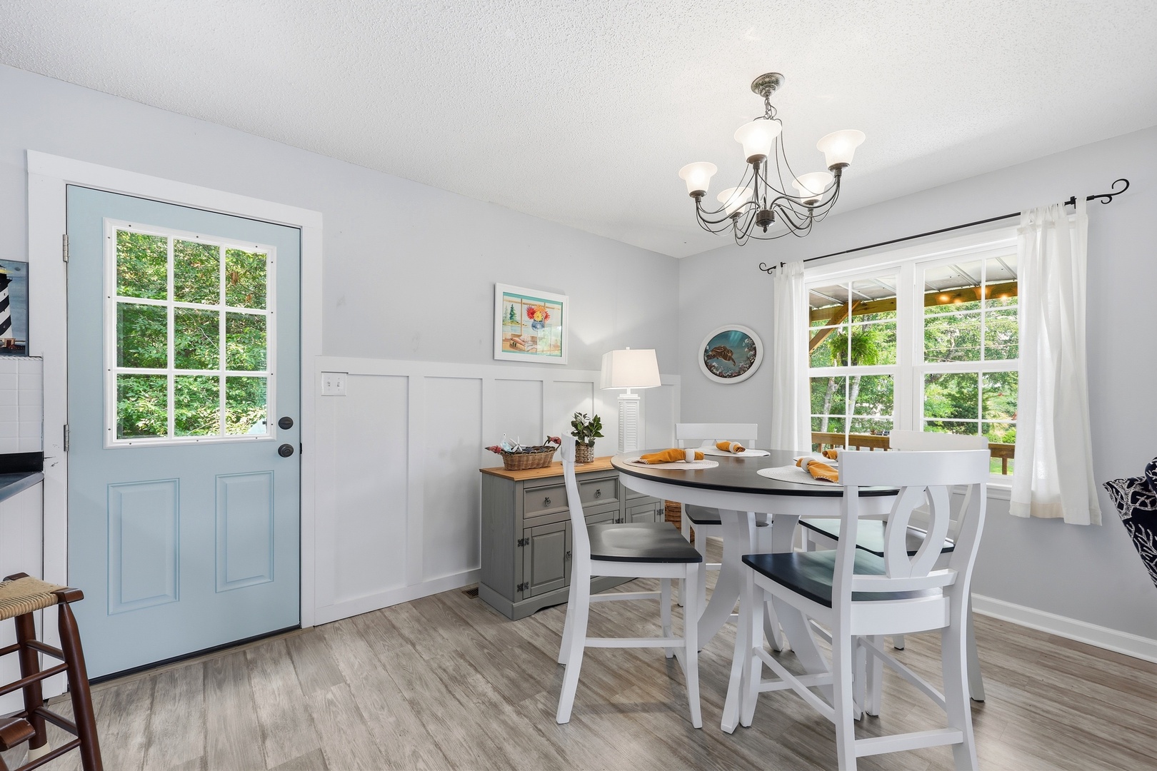 Ospreys Nest | Second Floor Dining Area