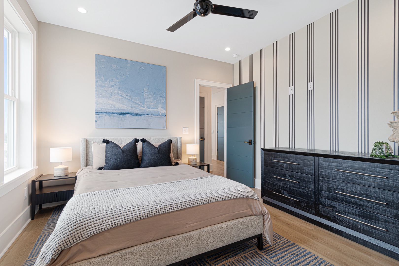 Sea Spray East | Queen Bedroom