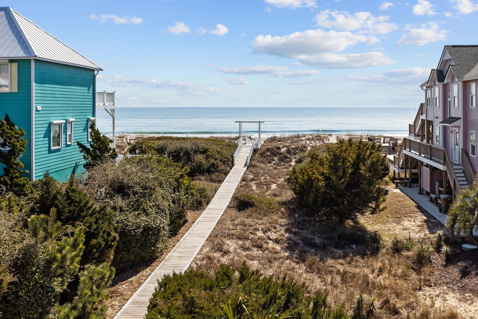 Shared walkway to the beach