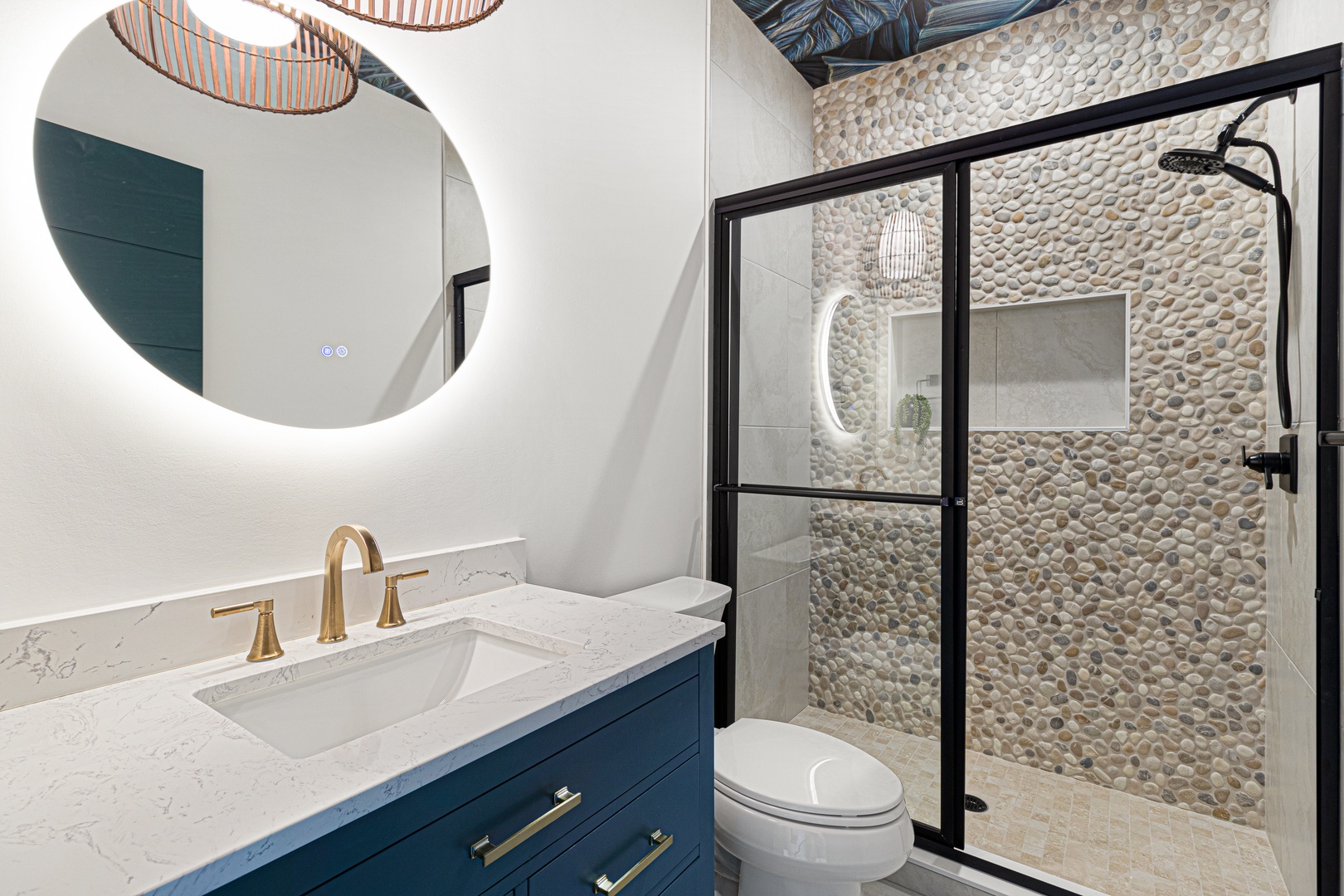 Sea Spray West | Full Bathroom