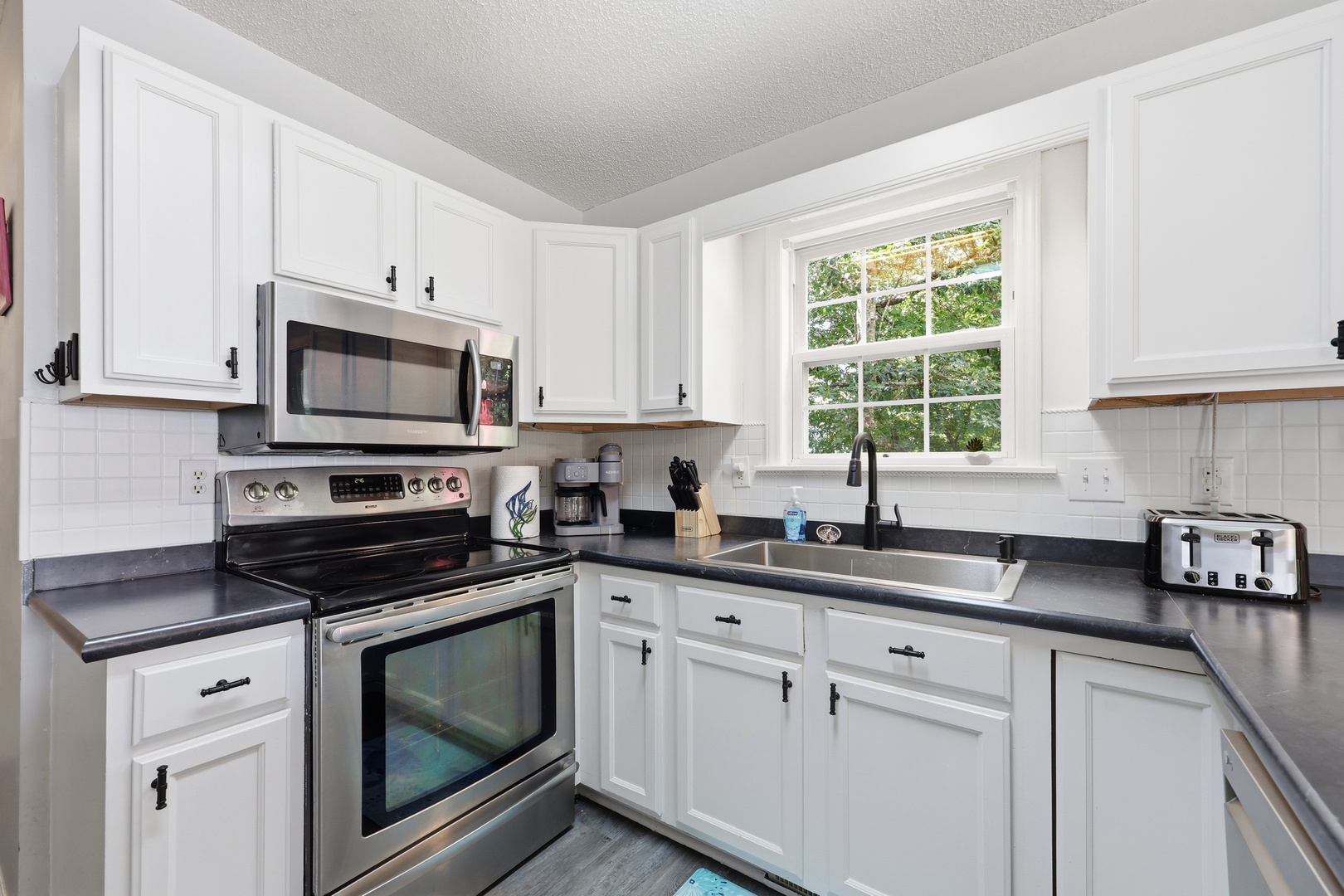 Ospreys Nest | Second Floor Kitchen