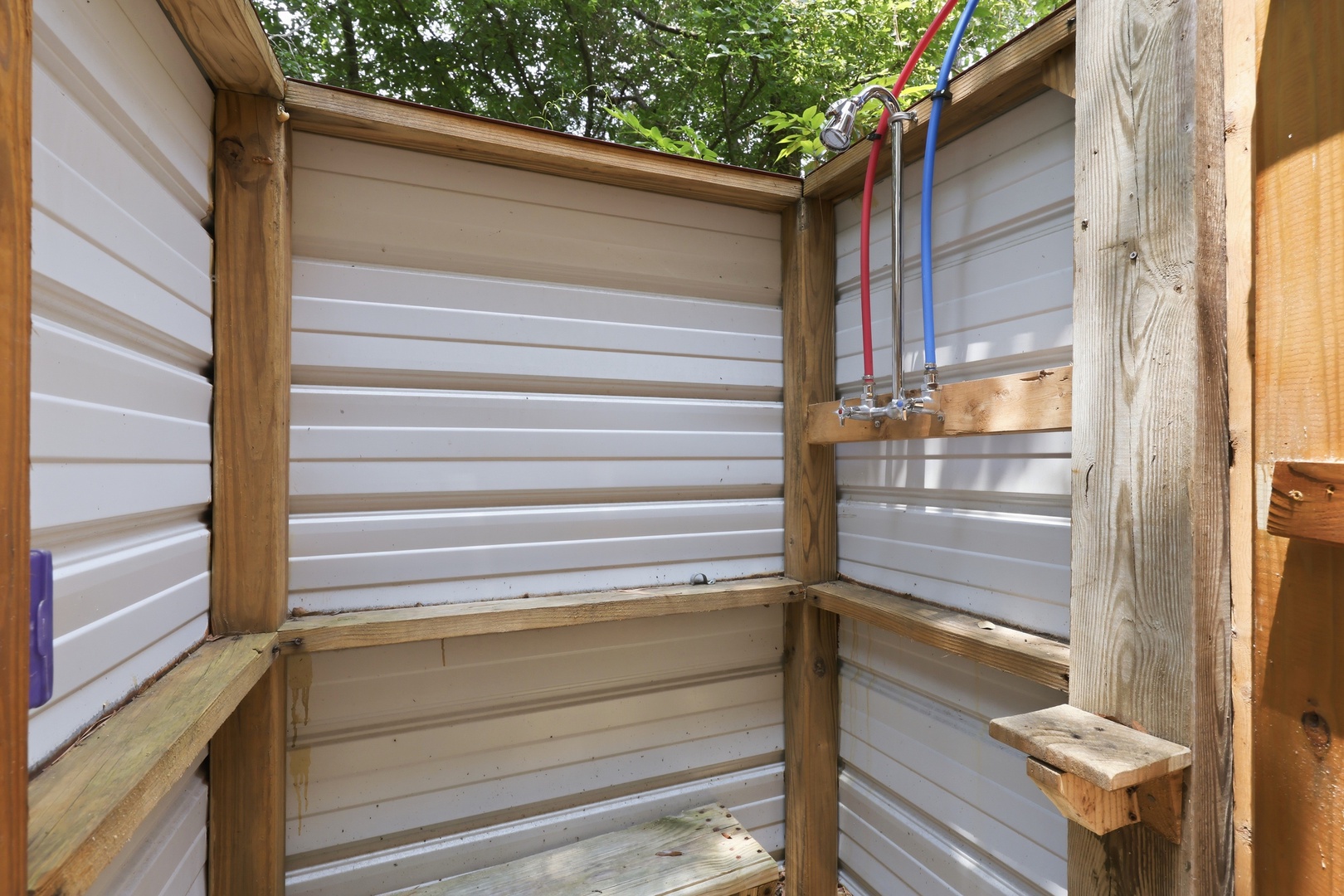 Ospreys Nest | Outdoor Shower