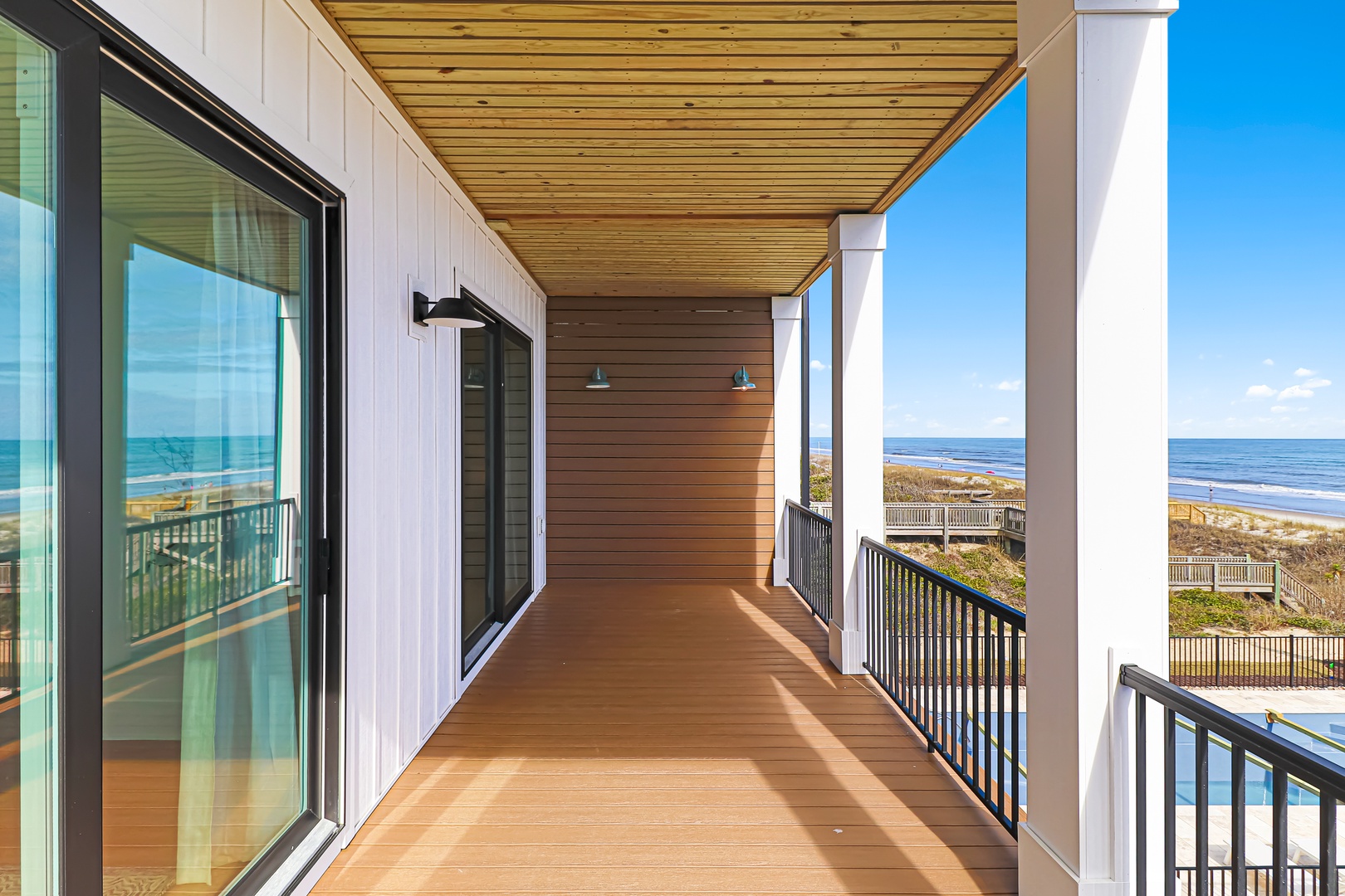 Sea Spray West | Covered Deck