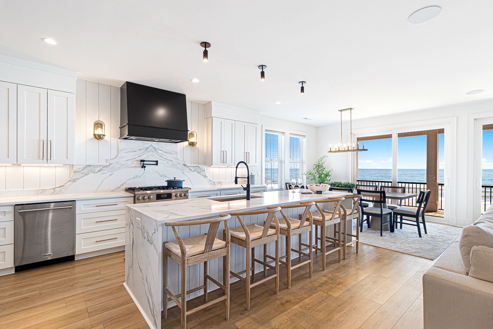 Sea Spray East | Kitchen Island Seating