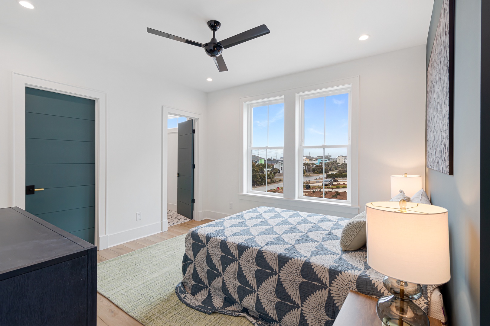 Sea Spray East | Queen Bedroom