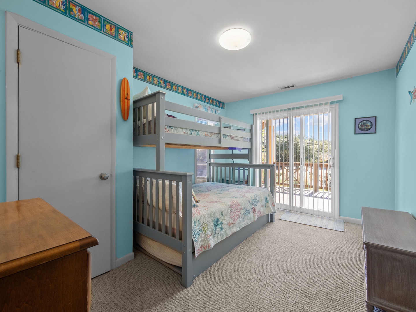 Bunk Room (Mid-Floor)