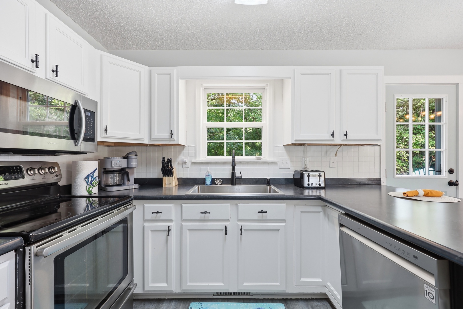 Ospreys Nest | Second Floor Kitchen
