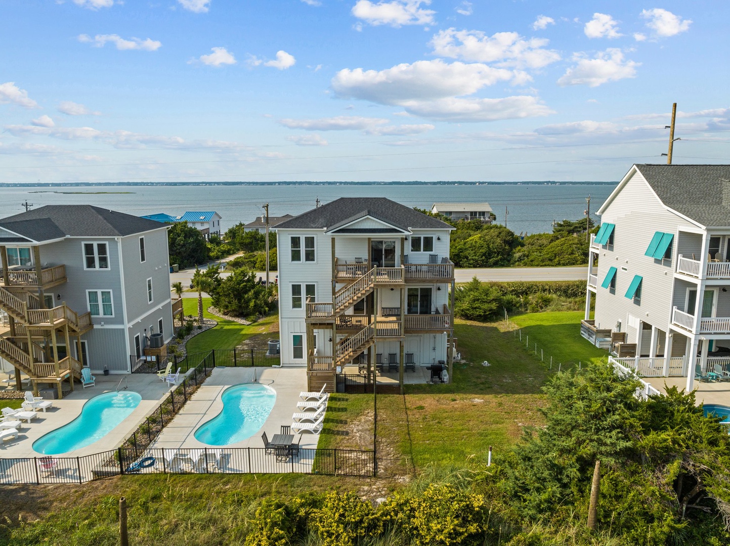 Waverlie's Watch | Exterior View with Pool