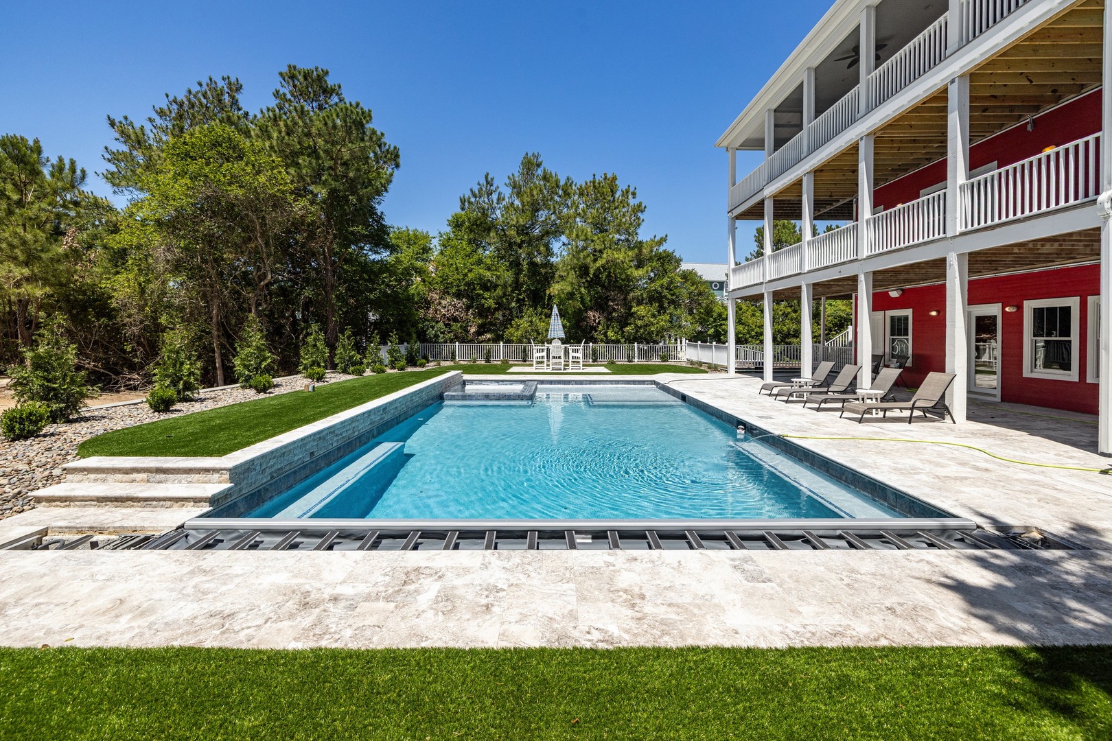 Amazing Pool
