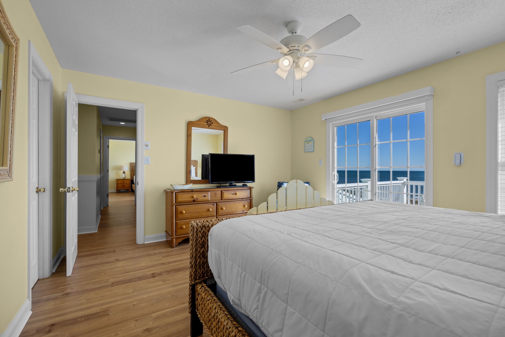 Top Floor King Suite