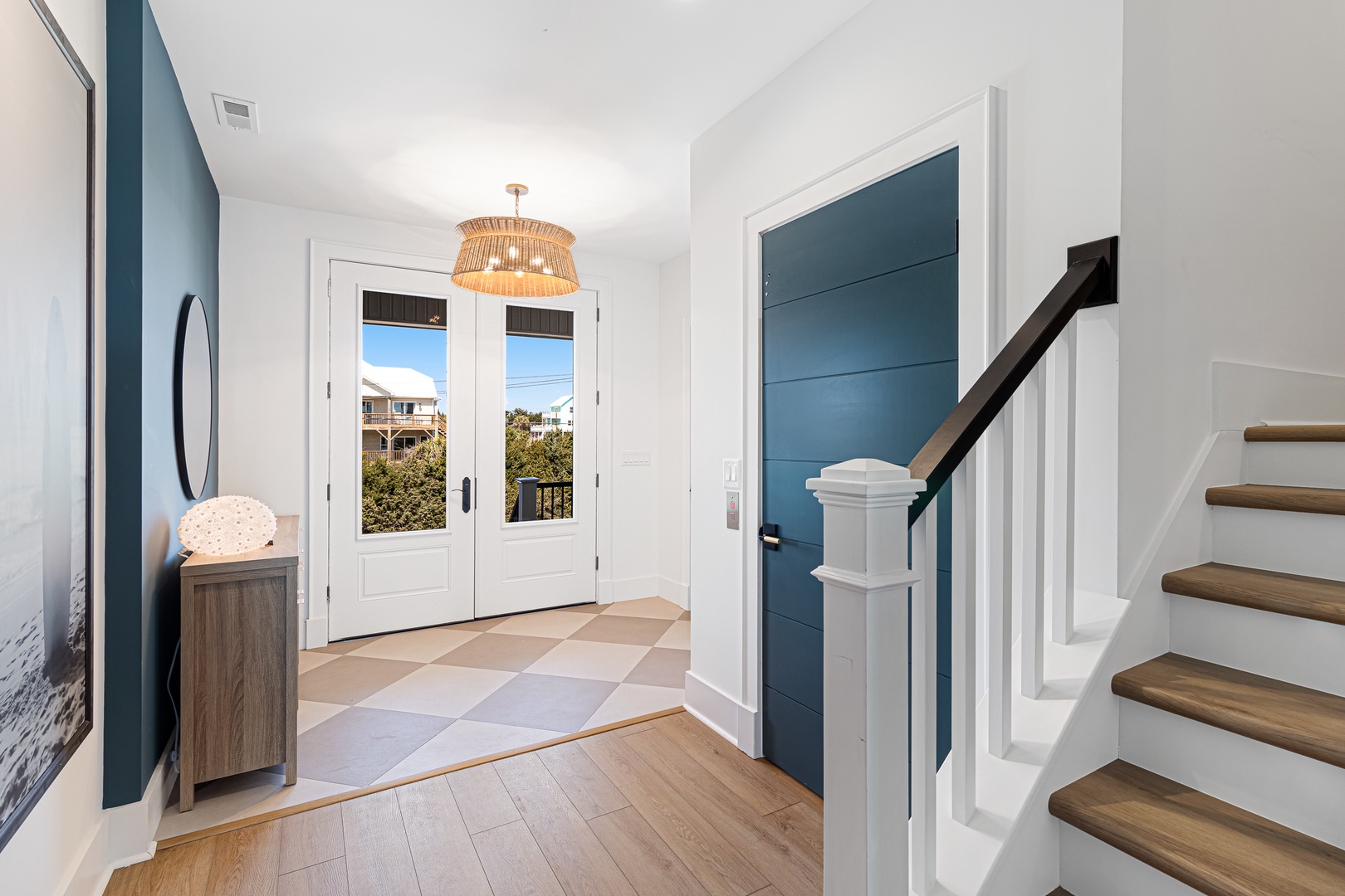 Sea Spray East | Entryway