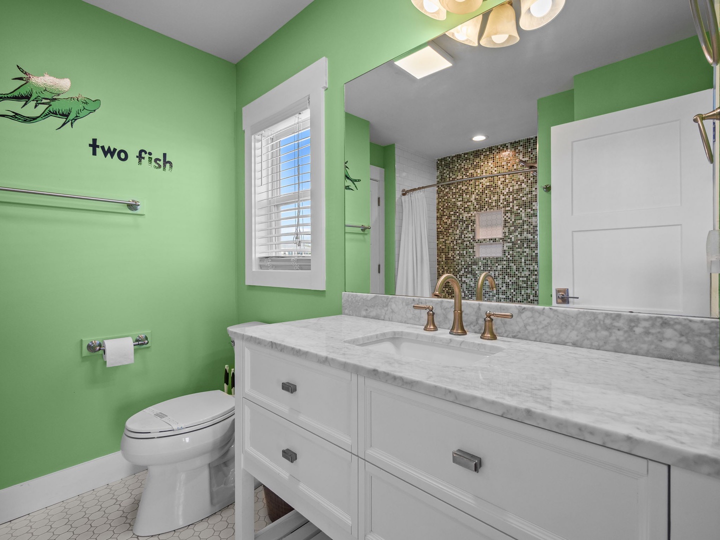 Attached bathroom to king room