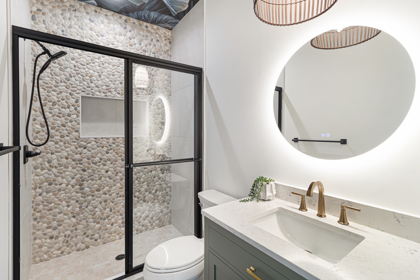 Sea Spray East | Full Bathroom