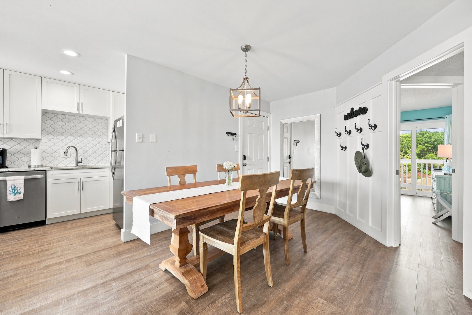 Oma’s Emerald Retreat | Dining Area