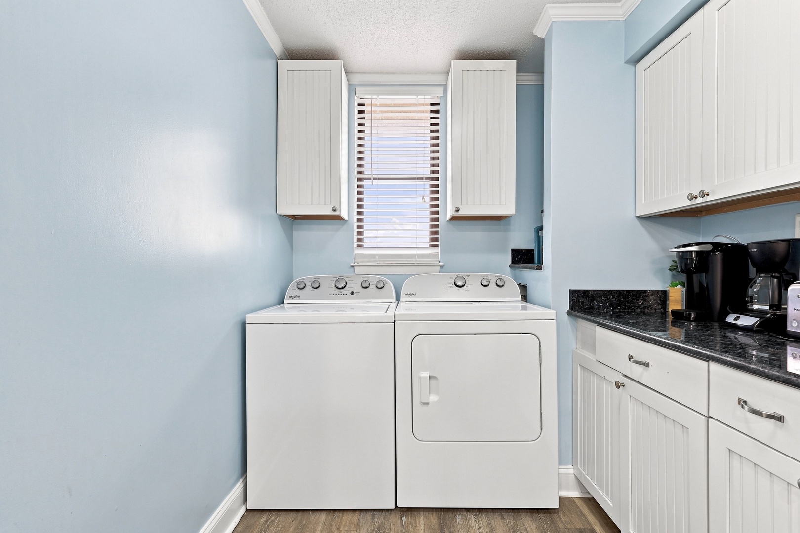 Summer Winds B-233 | Washer and Dryer