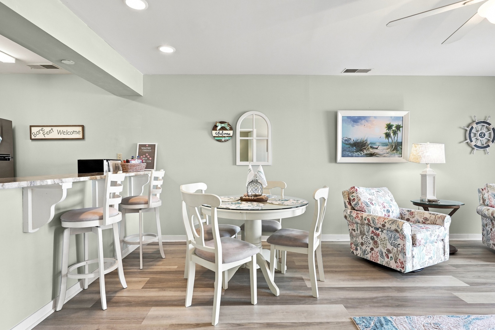 Char’s Cozy Condo | Dining Area