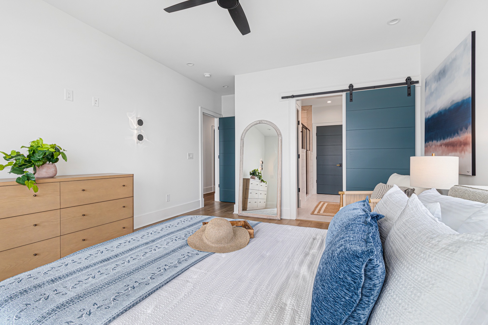 Sea Spray East | Queen Bedroom