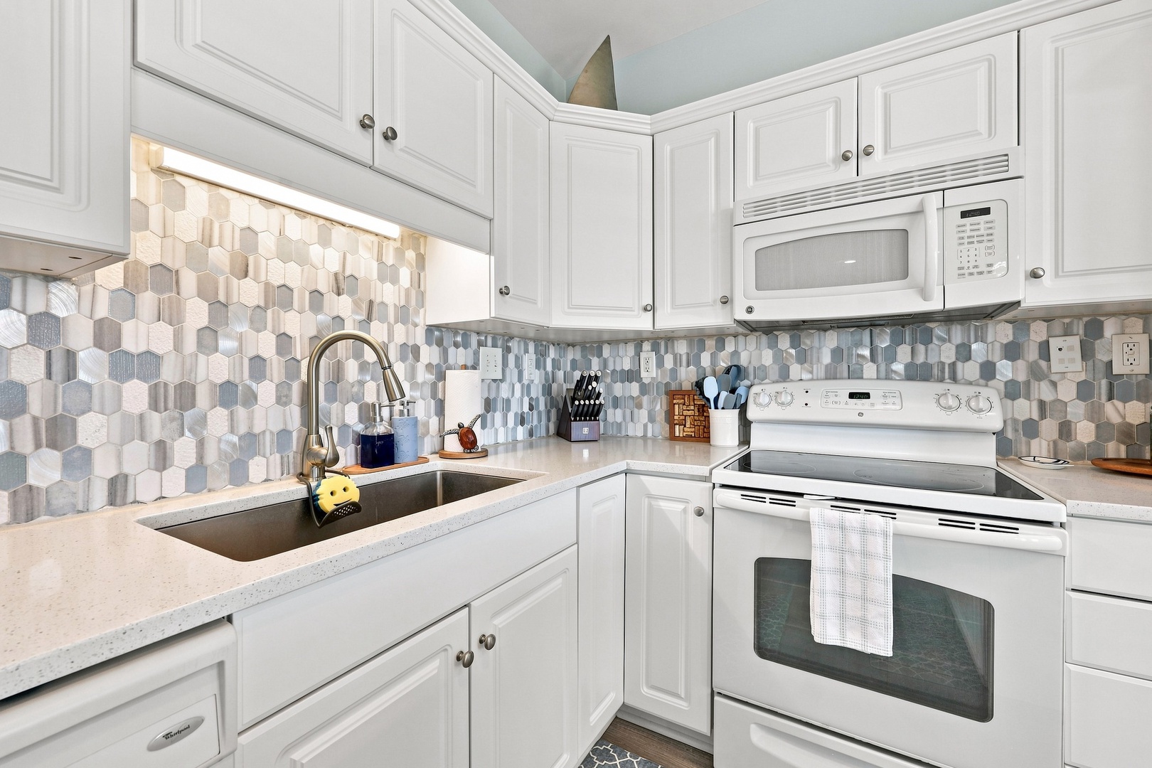 Ocean Club Oasis | Kitchen