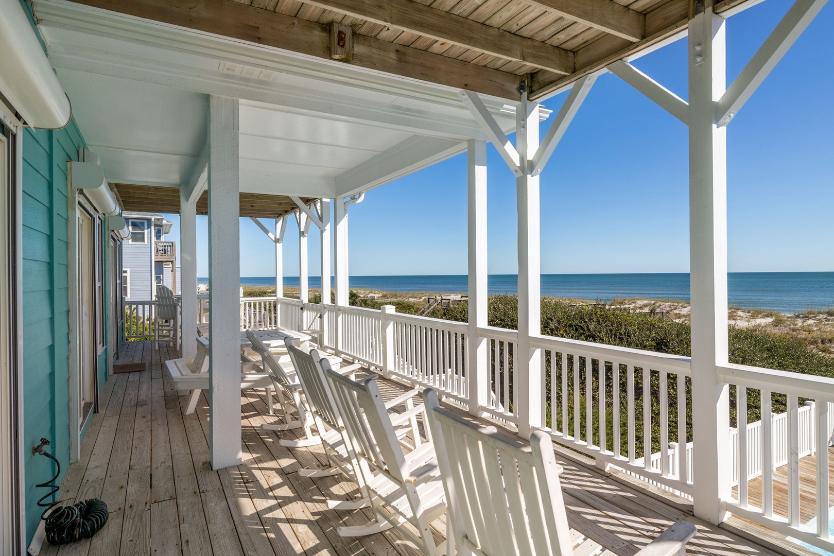Mid-Floor Deck Seating