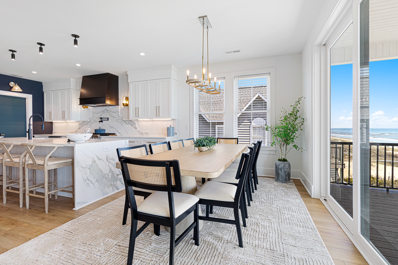 Sea Spray East | Oceanfront Dining Area