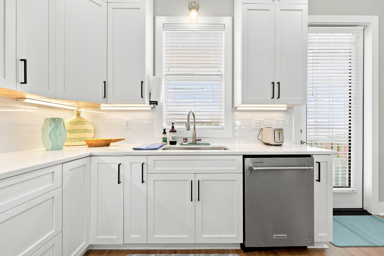 Emerality | Top Level Kitchen