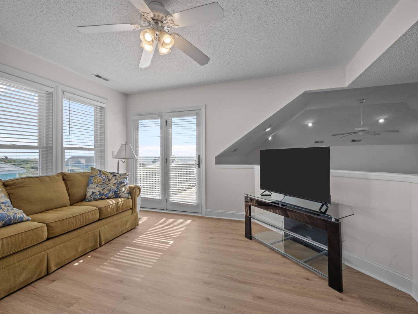 Loft Area off the Living Room With Pull Out Couch