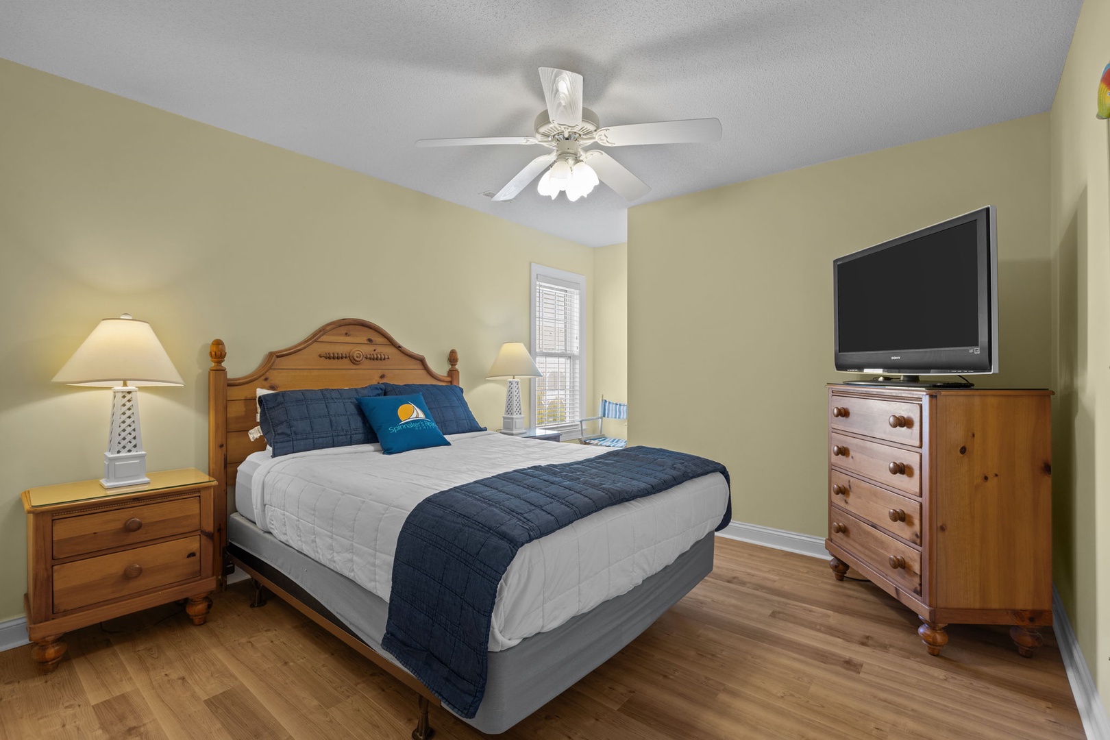 Top Floor Queen Suite