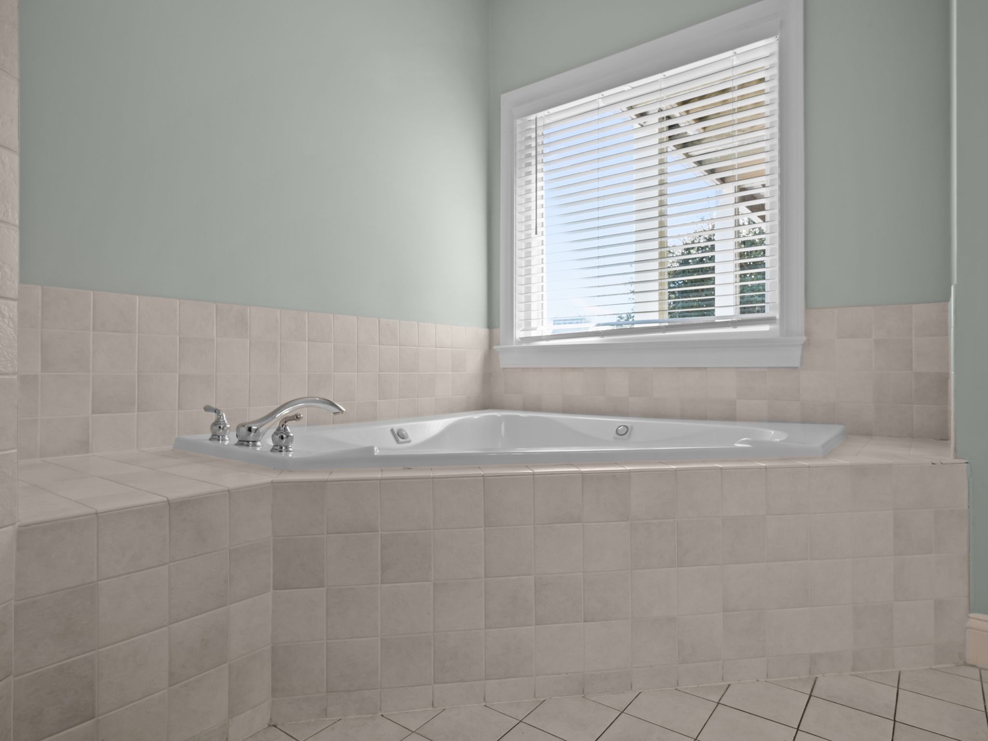 Primary Suite Bathroom