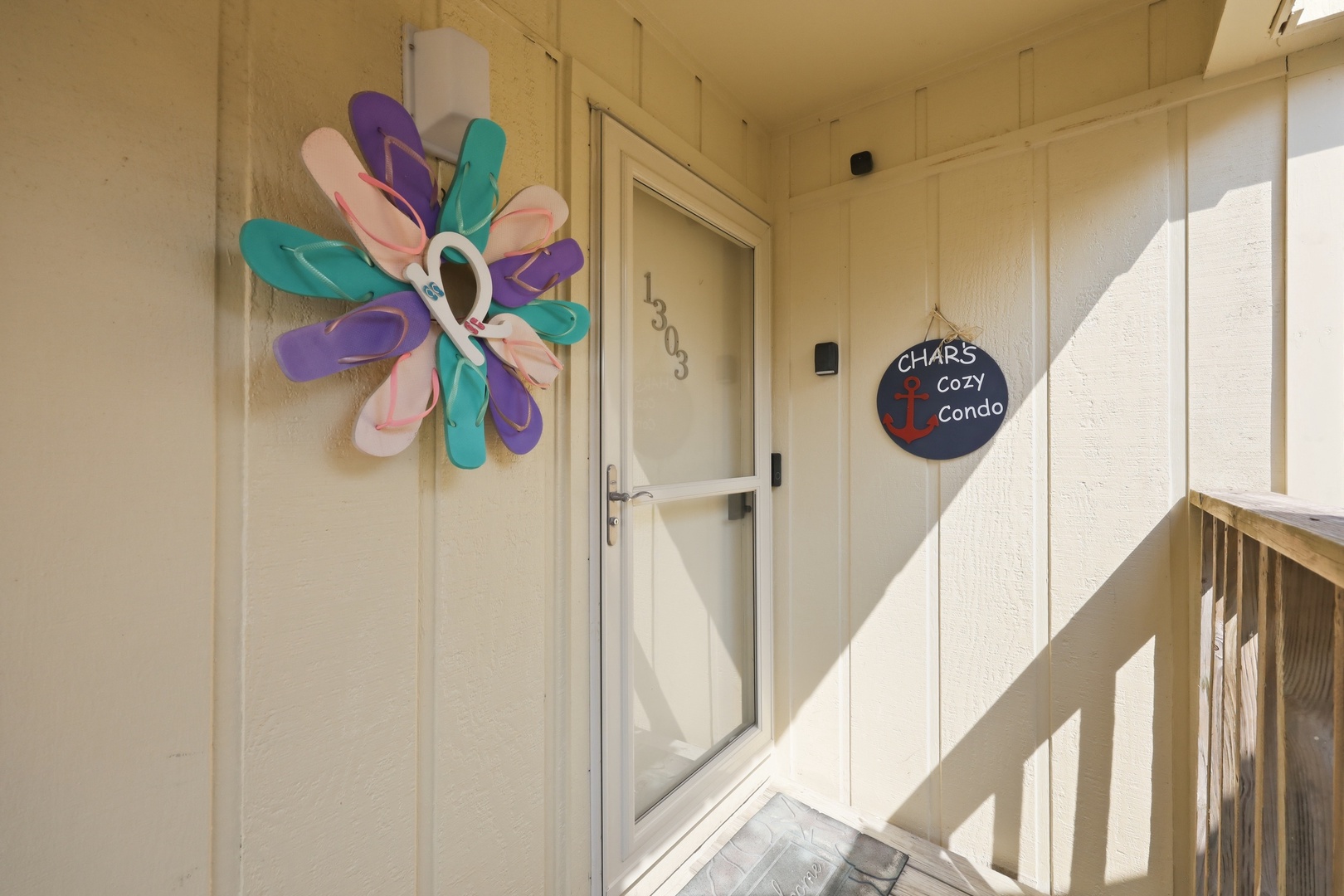 Char’s Cozy Condo | Entrance