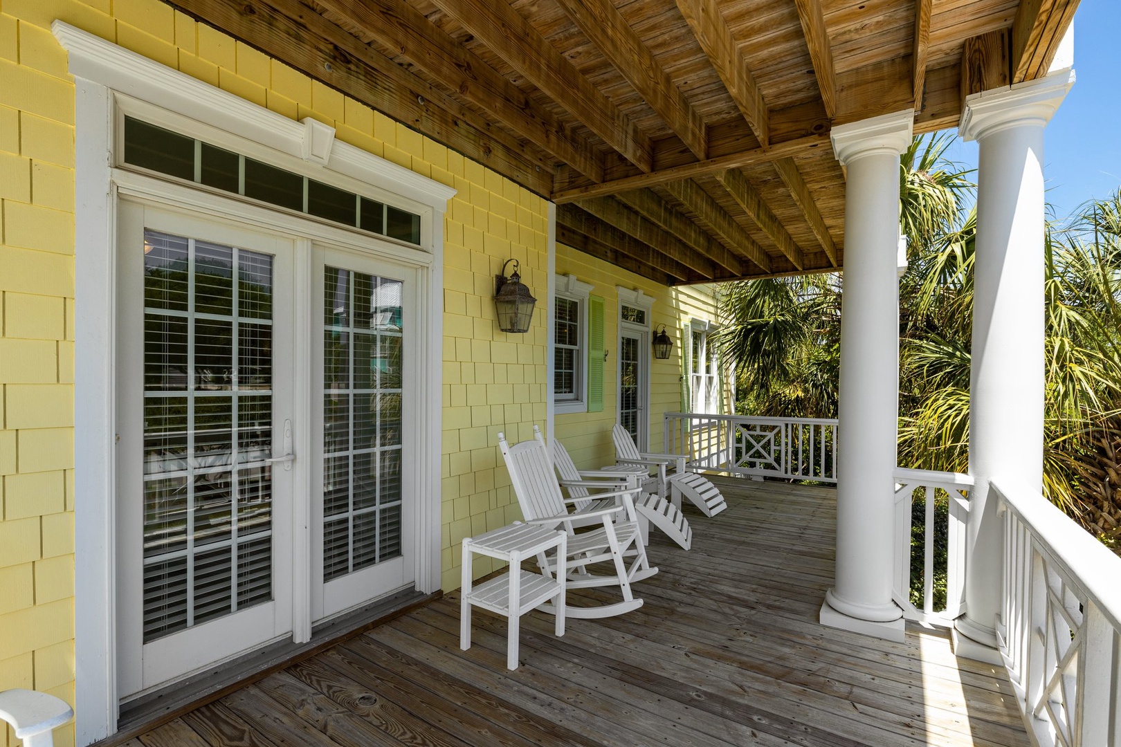 3rd Floor Balcony Furniture