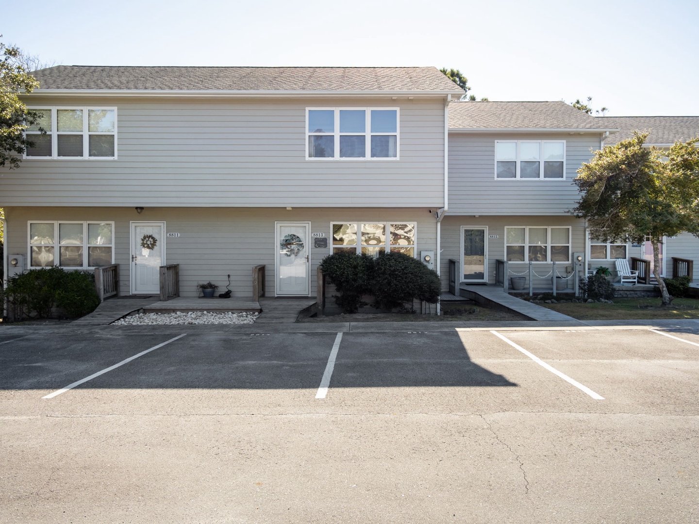 2 parking Spaces per Unit.