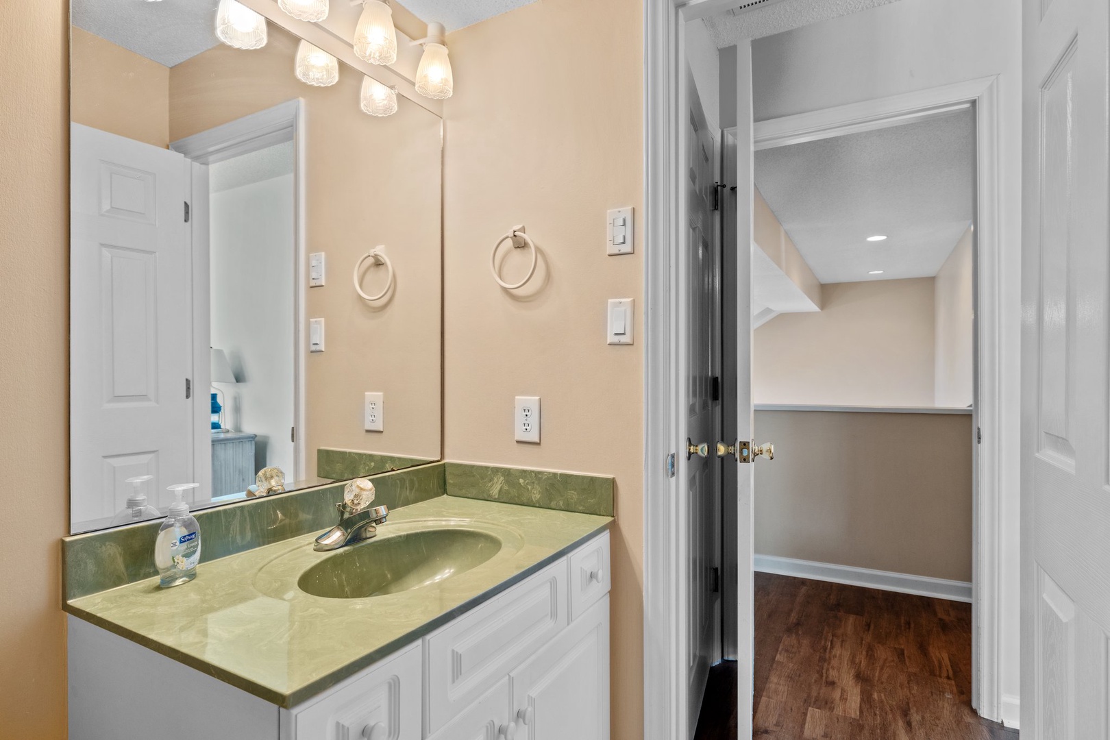 Queen Guest Suite