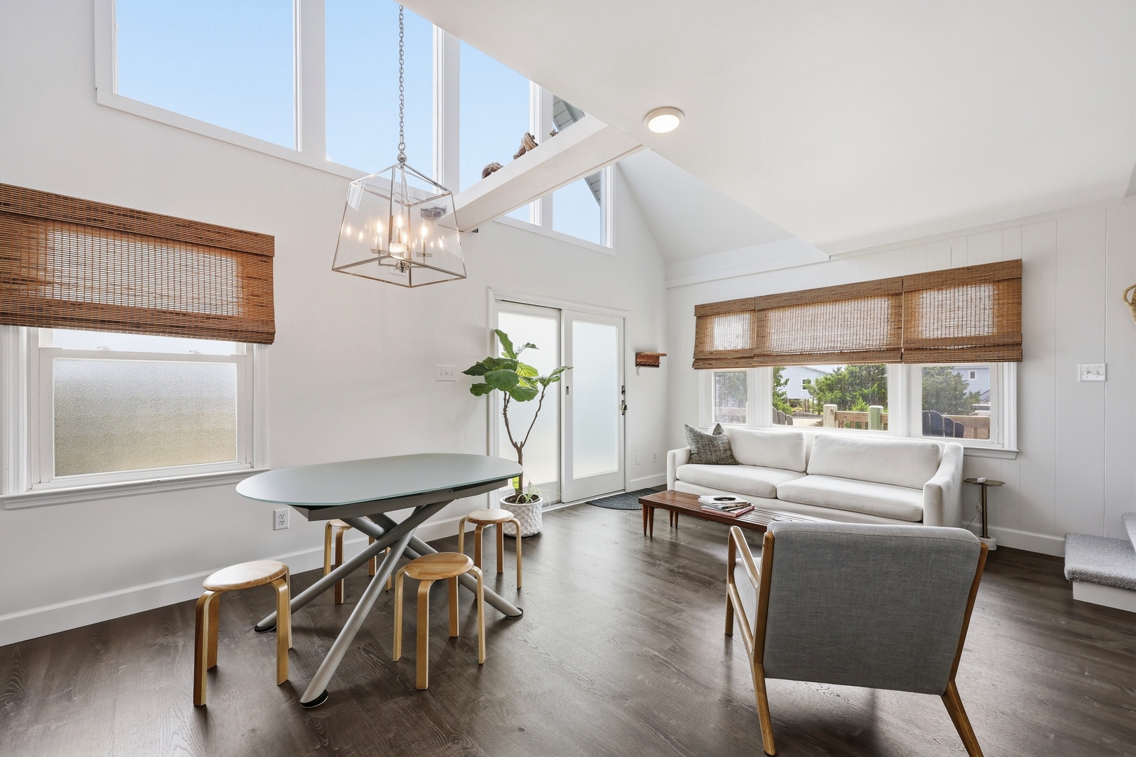 Dolphin Reach Up | Living Area
