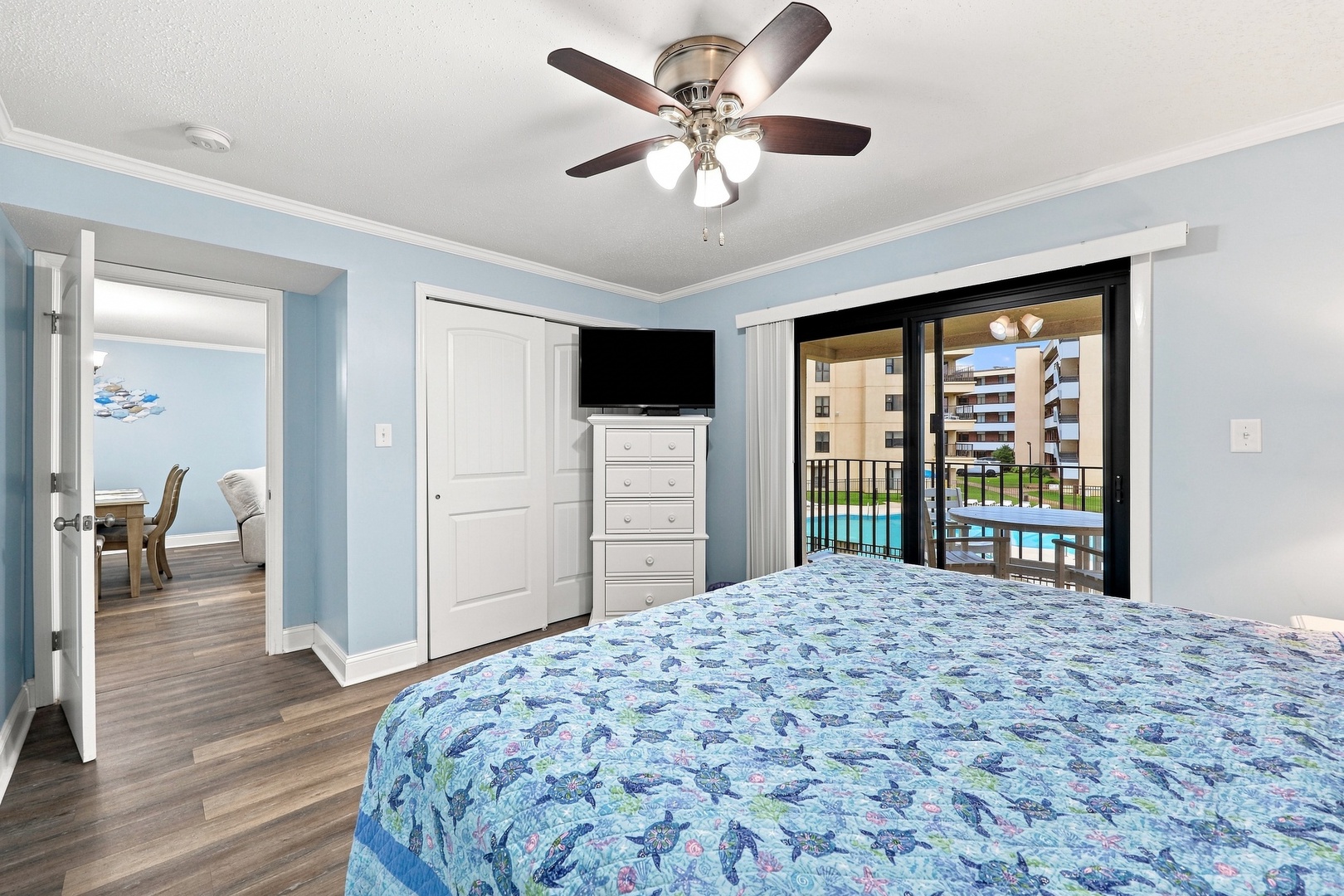 Summer Winds B-233 | King Bedroom