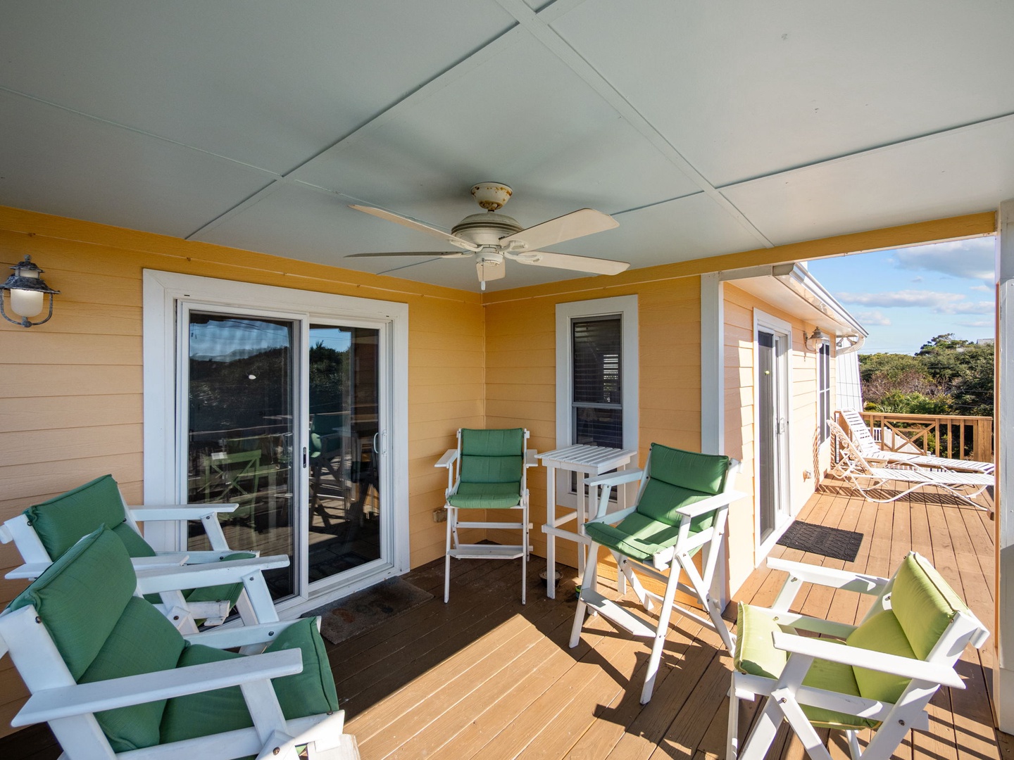 Main Deck Seating Area